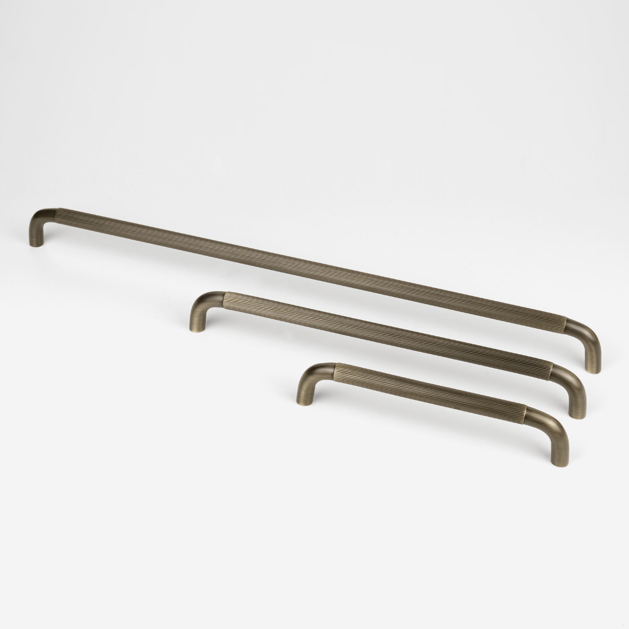 Ronde Linear Pull  Brushed Bronze - Heart Handles